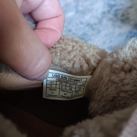 UGG Tan Ankle Boots with Cream Lining - Picture 9 of 10